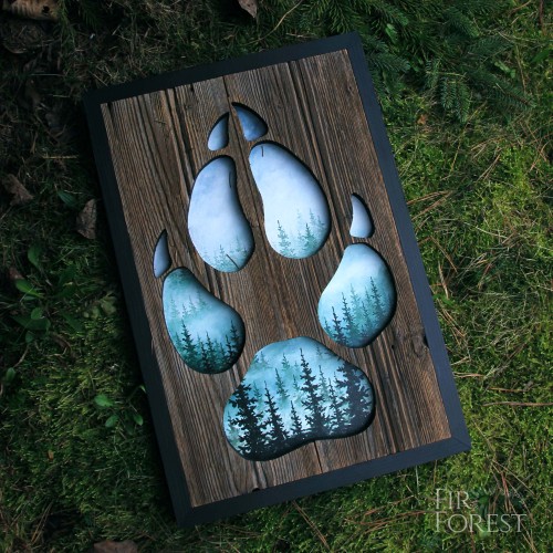 trop wilka-FirForest-Wolf paw.jpg